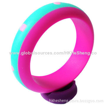 2014 Colorful charming silicone bangles, non-toxic and BPA-free